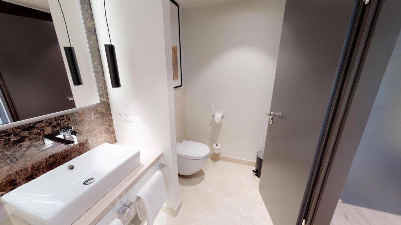 Apartment White Pearl 1.02 *